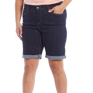 Levi’s Bermuda shorts in Lapis Maui. Size 22W